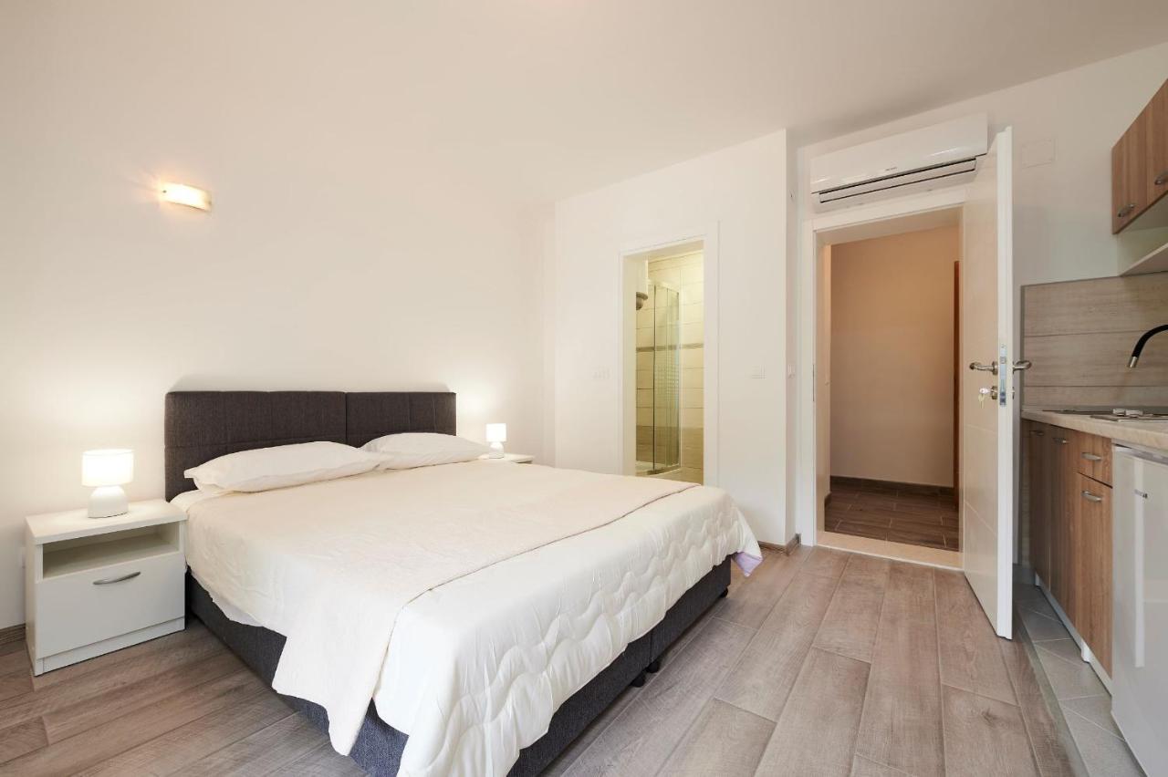 Cutan Apartment โตรกีร์ ภายนอก รูปภาพ