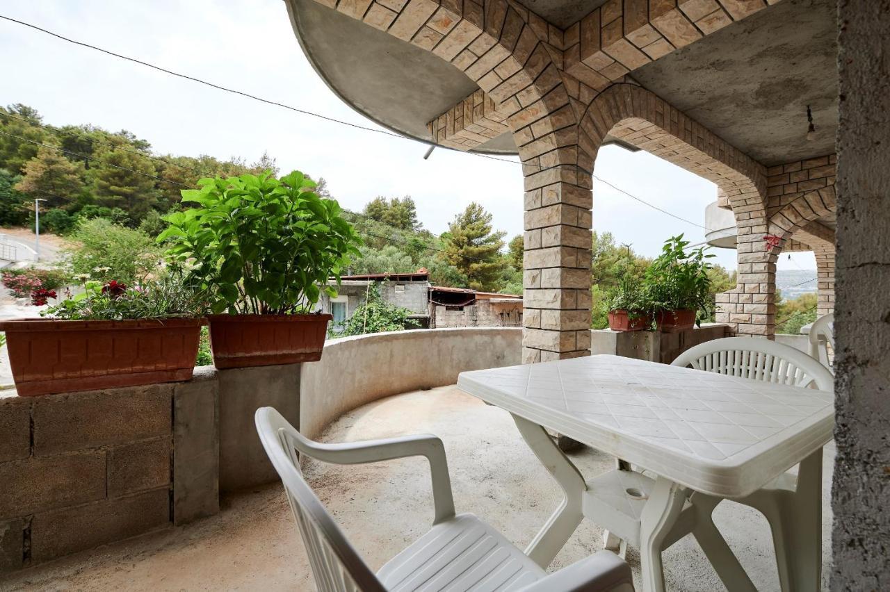 Cutan Apartment โตรกีร์ ภายนอก รูปภาพ