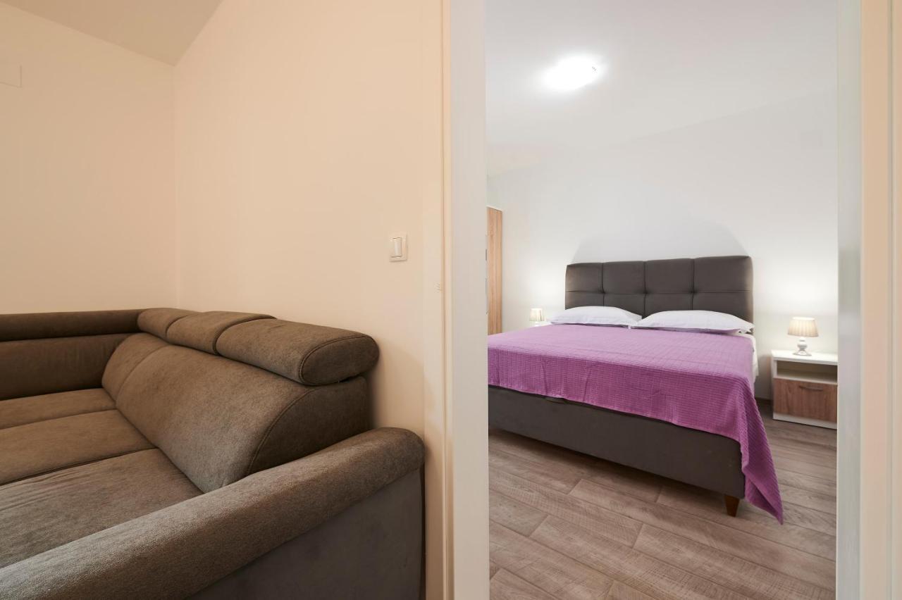 Cutan Apartment โตรกีร์ ภายนอก รูปภาพ