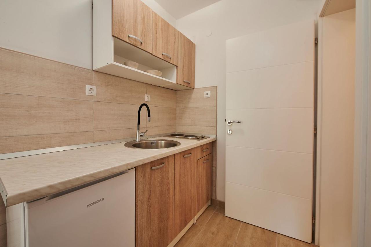 Cutan Apartment โตรกีร์ ภายนอก รูปภาพ