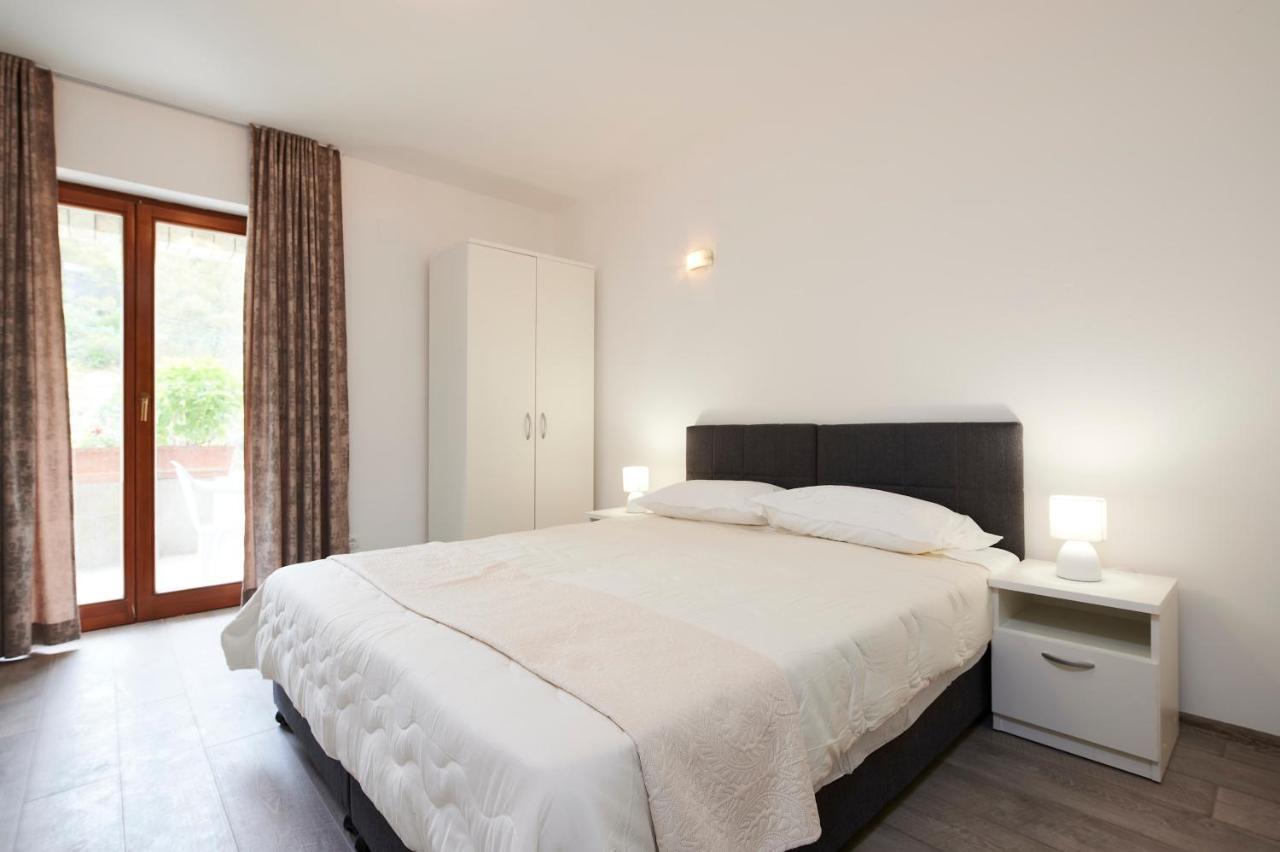 Cutan Apartment โตรกีร์ ภายนอก รูปภาพ