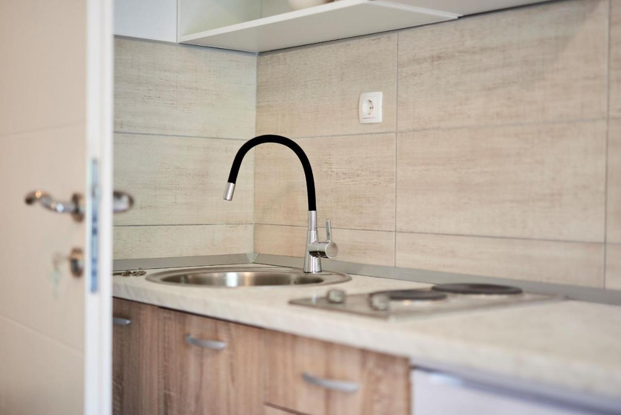 Cutan Apartment โตรกีร์ ภายนอก รูปภาพ
