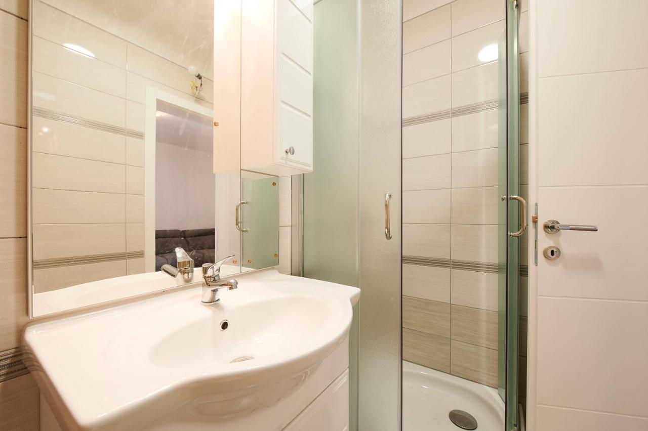 Cutan Apartment โตรกีร์ ภายนอก รูปภาพ
