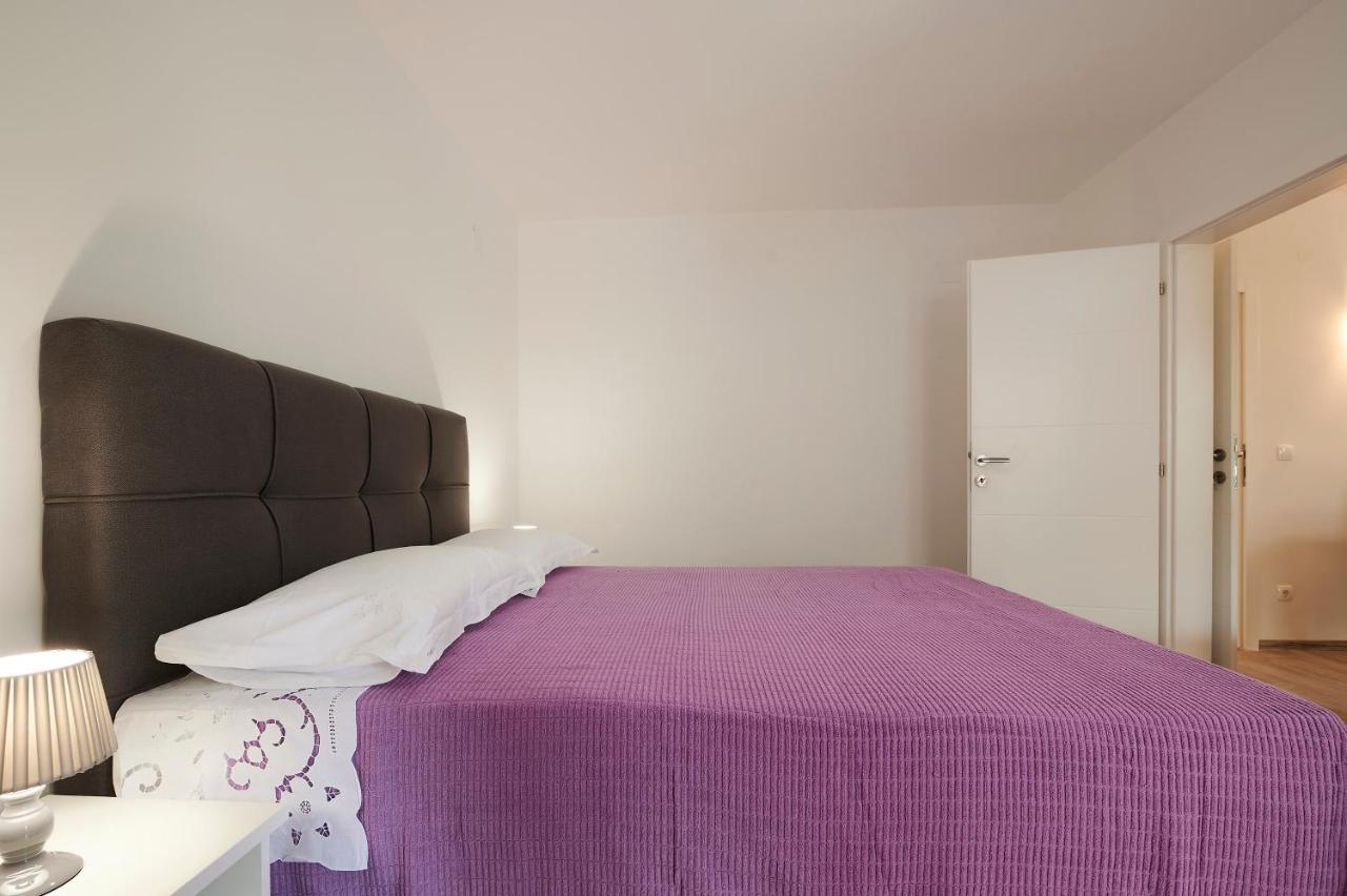 Cutan Apartment โตรกีร์ ภายนอก รูปภาพ