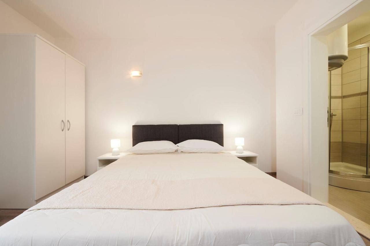 Cutan Apartment โตรกีร์ ภายนอก รูปภาพ